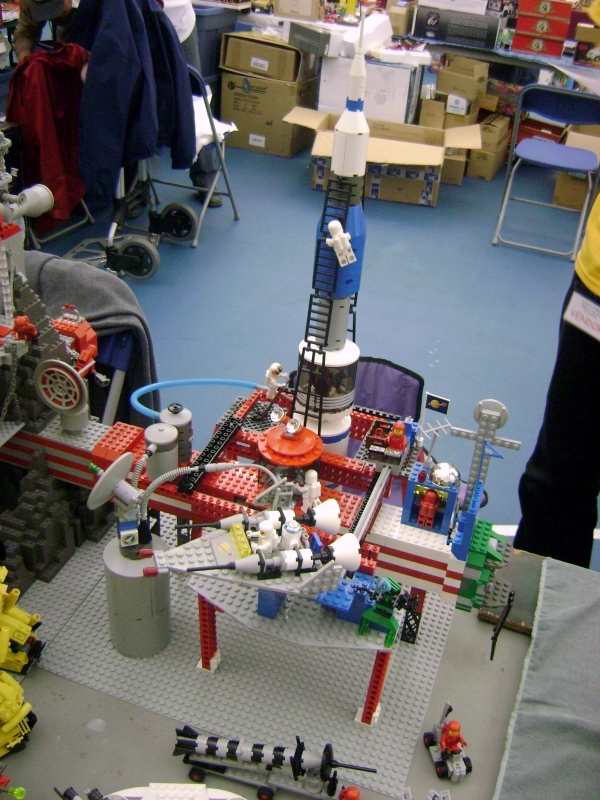 toyshow08_moonbase_craig_1439.jpg