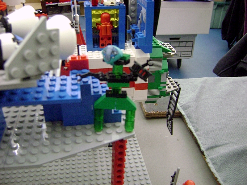 toyshow08_moonbase_craig_1452.jpg