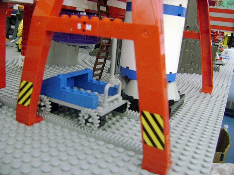 toyshow08_moonbase_craig_1490.jpg