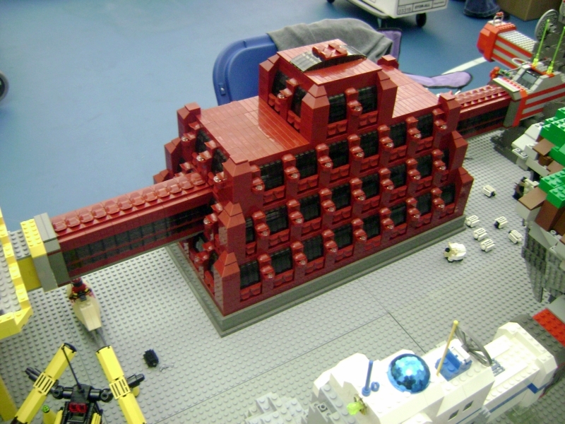 toyshow08_moonbase_john_1434.jpg