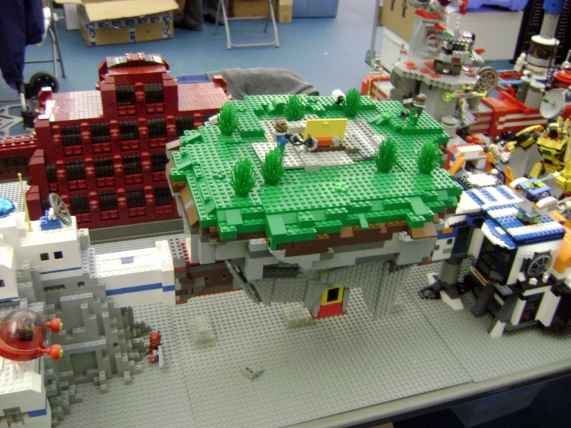 toyshow08_moonbase_joseph_1436.jpg