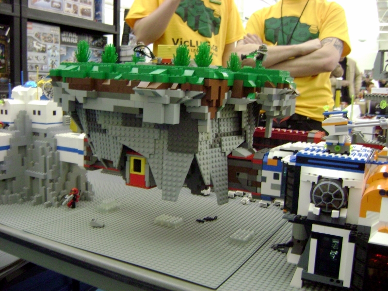 toyshow08_moonbase_joseph_1444.jpg