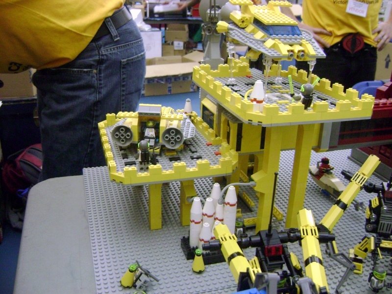 toyshow08_moonbase_rod_1448.jpg