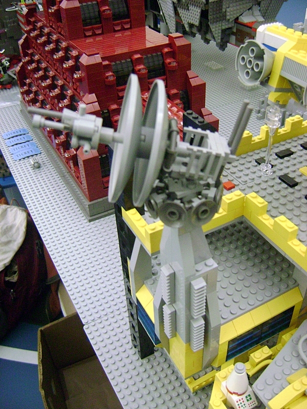 toyshow08_moonbase_rod_1476.jpg