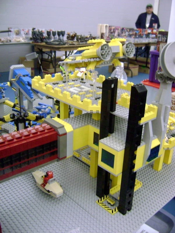 toyshow08_moonbase_rod_1486.jpg