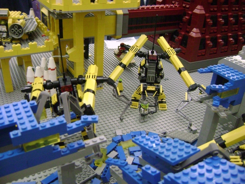 toyshow08_moonbase_rod_1495.jpg