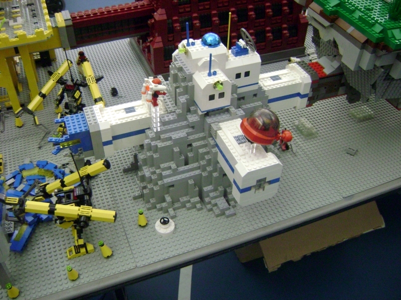 toyshow08_moonbase_ted_1433.jpg