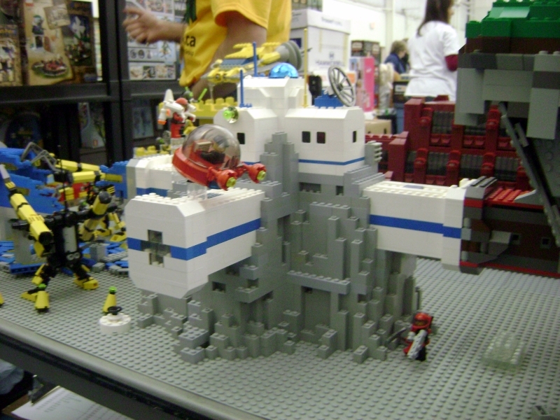 toyshow08_moonbase_ted_1445.jpg