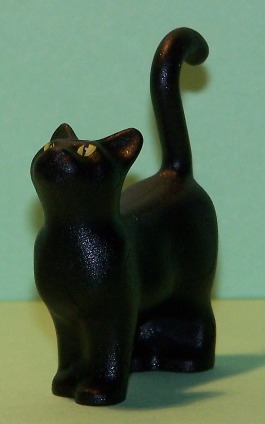 cat-stand-eyes-black.jpg