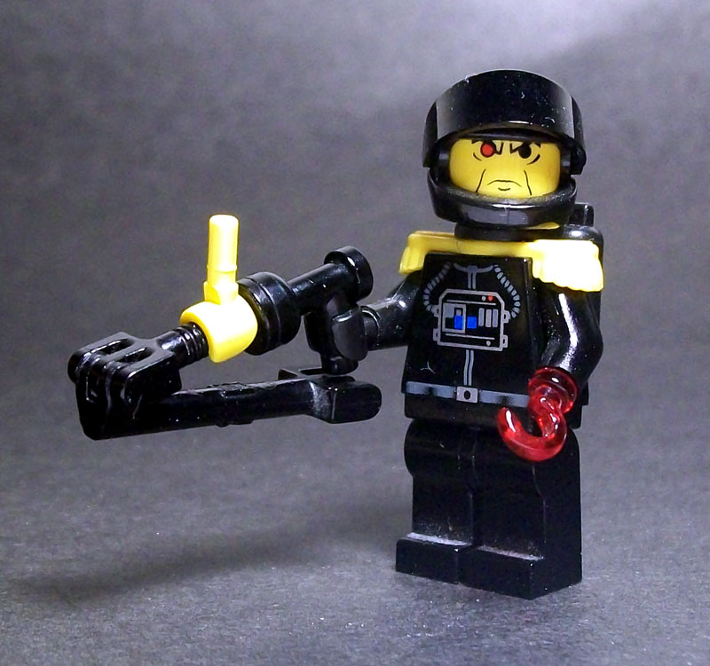 blacktron-i-admiral-.jpg