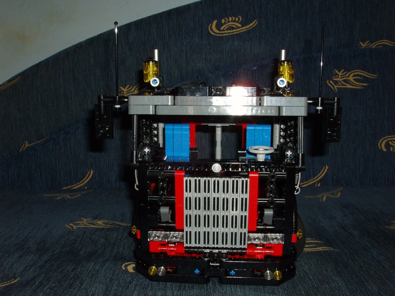 pb145308.jpg