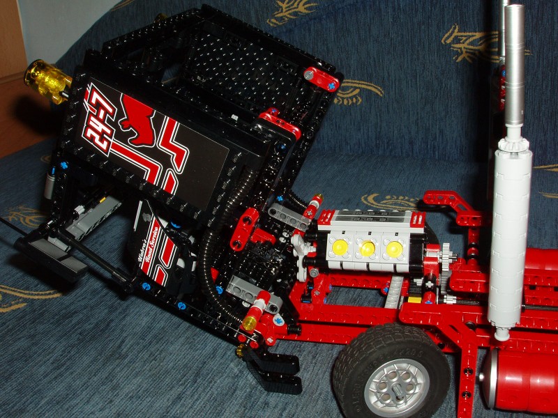 pb145317.jpg