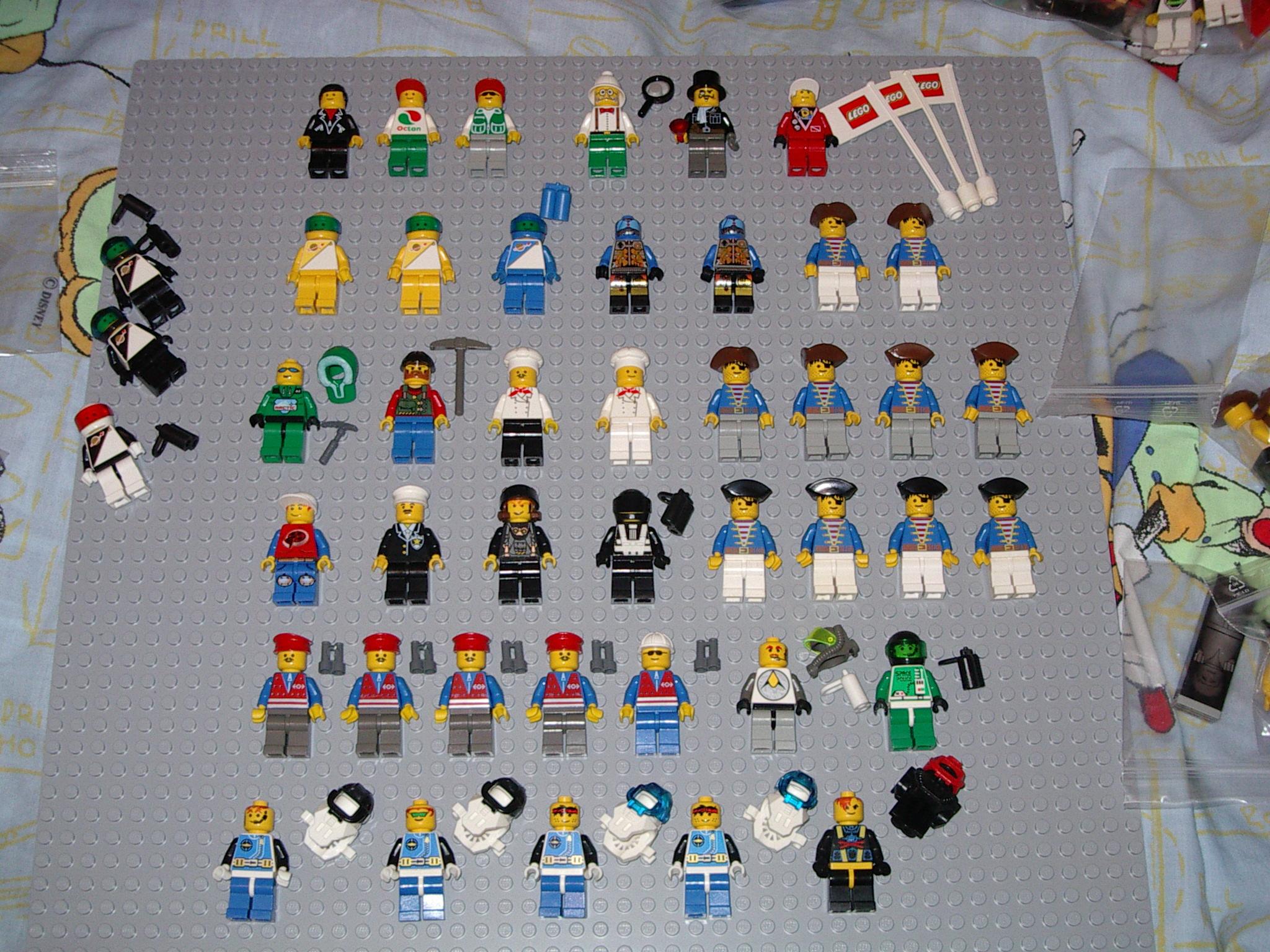 minifigs.jpg