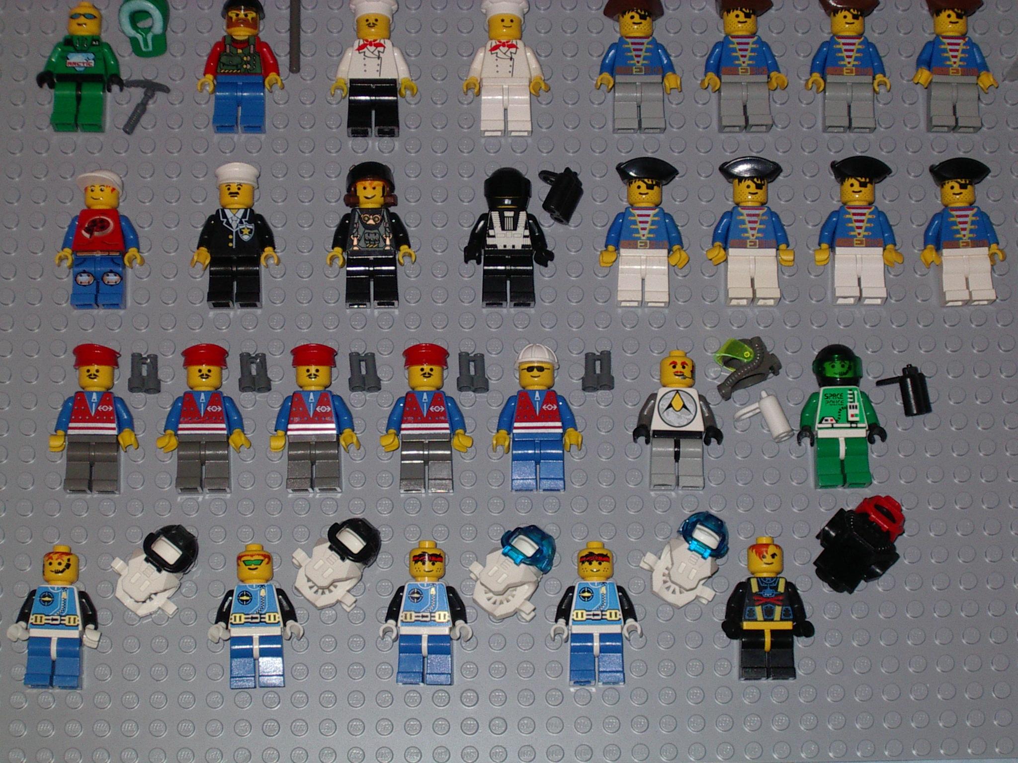 minifigs2.jpg