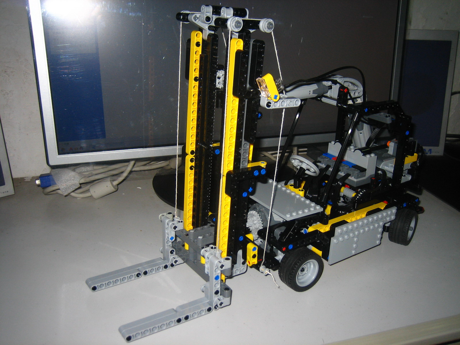 forklift.jpg