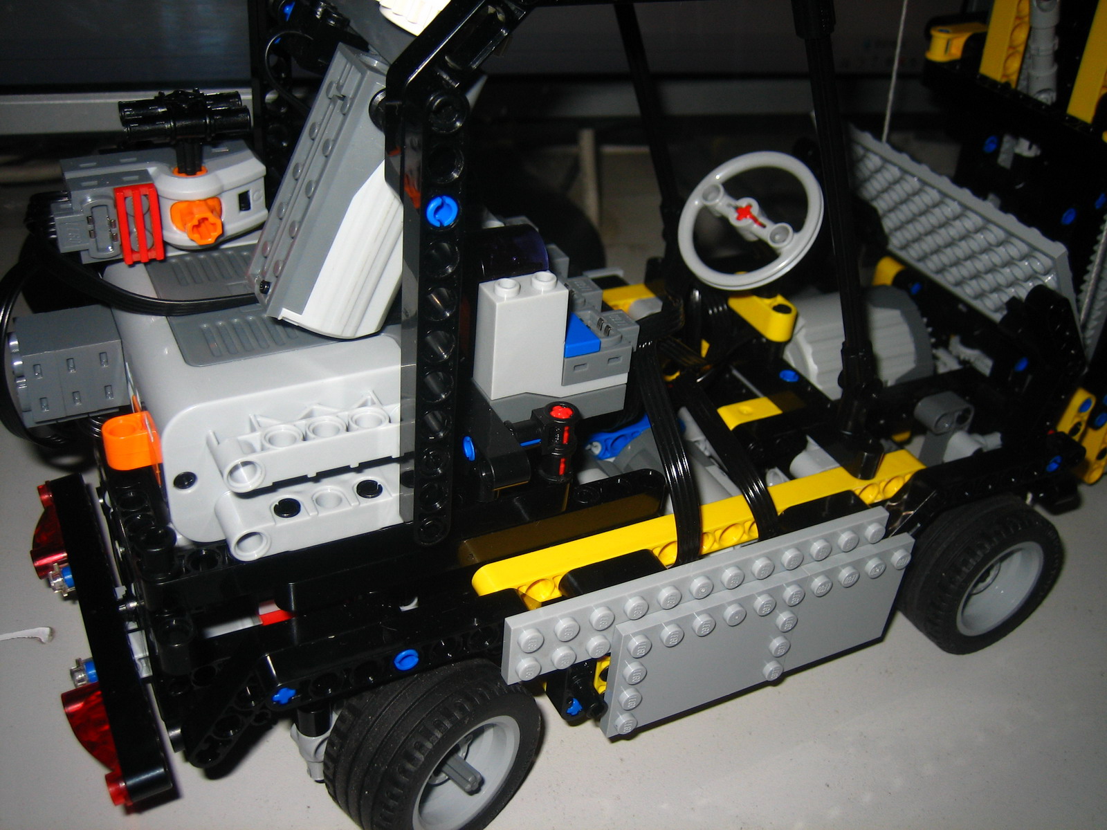 forklift13.jpg