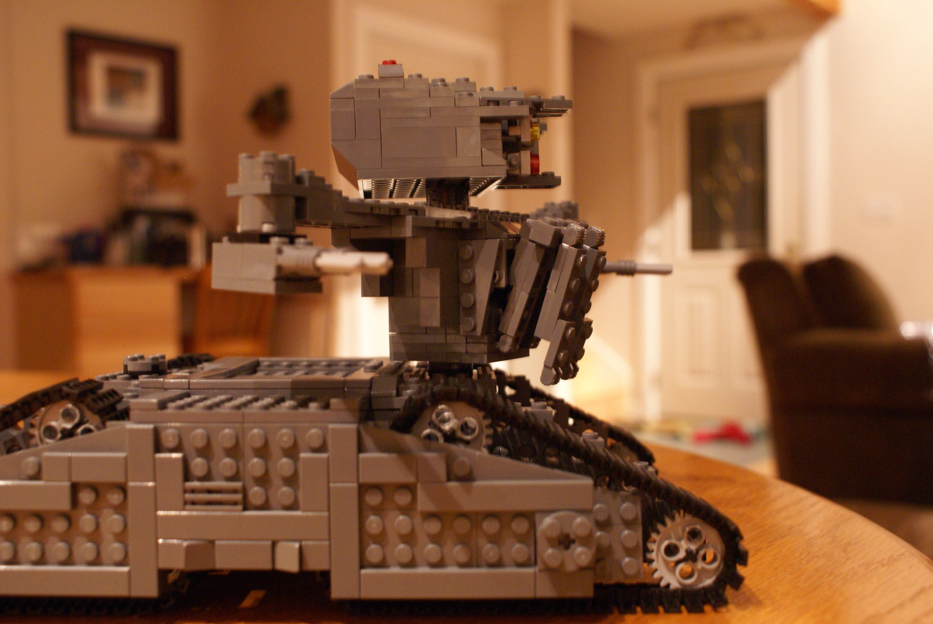 lego_hk_tank_side01.jpg