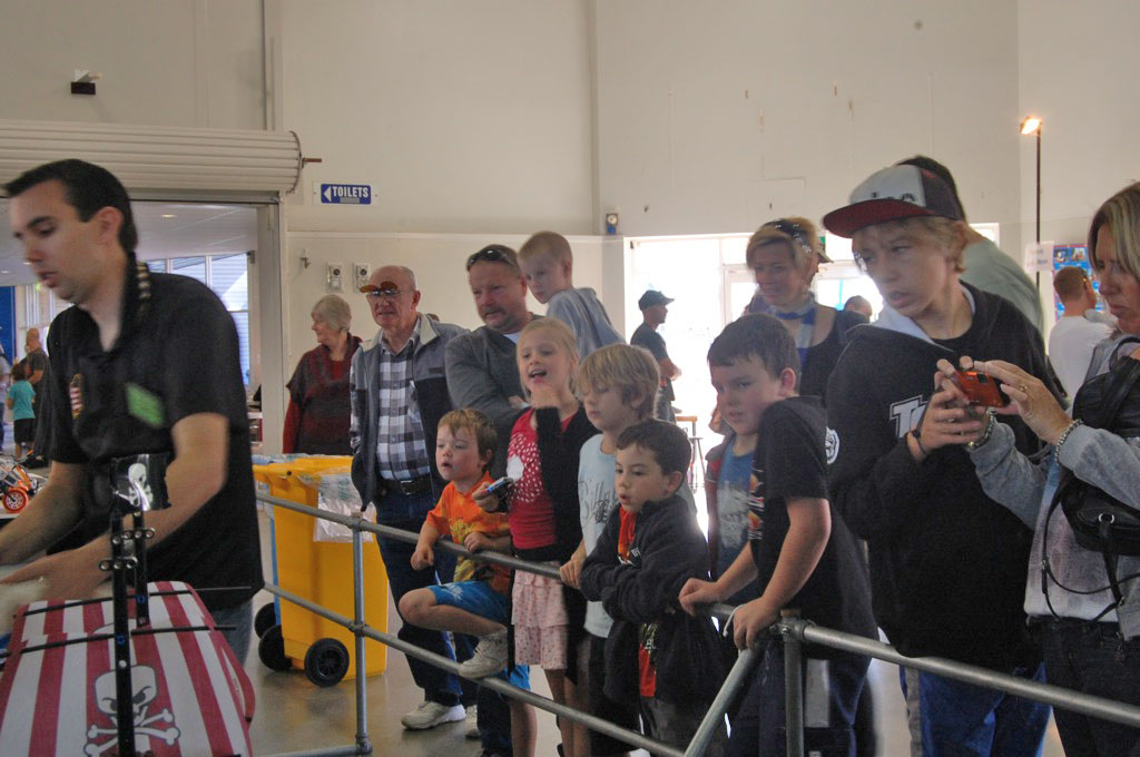107-shiptour2.jpg