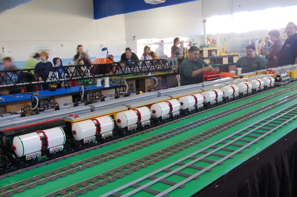 140-trains3.jpg