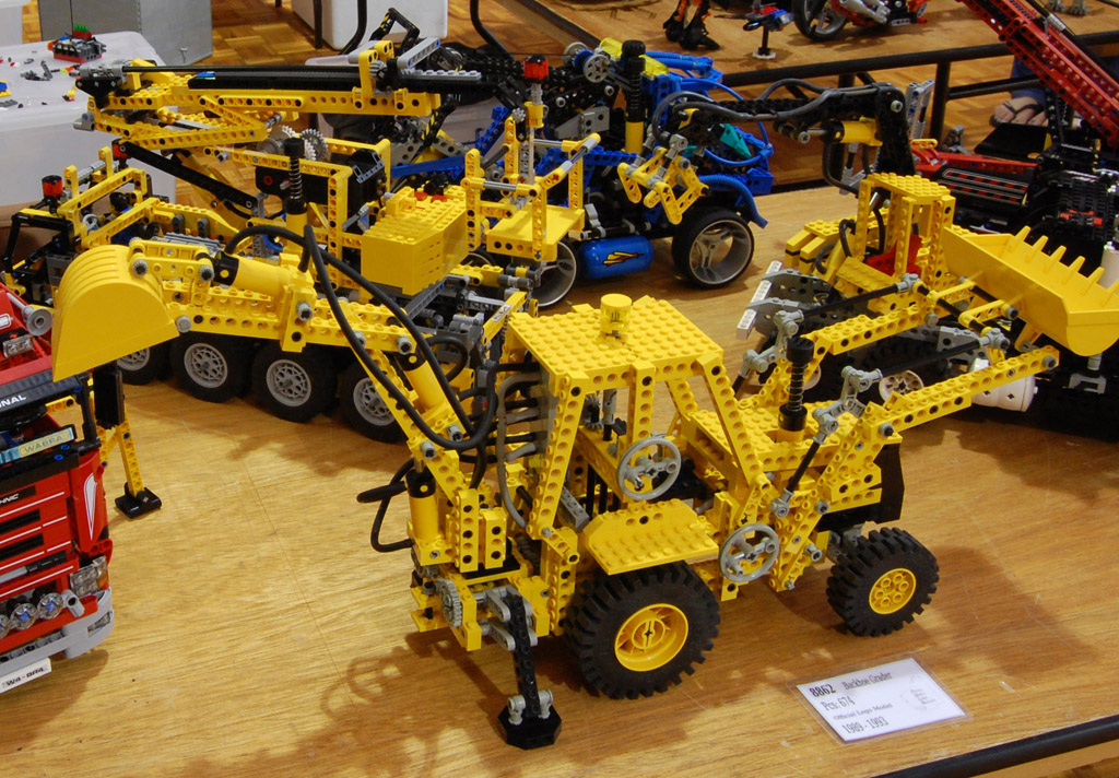 017_8862-backhoe.jpg