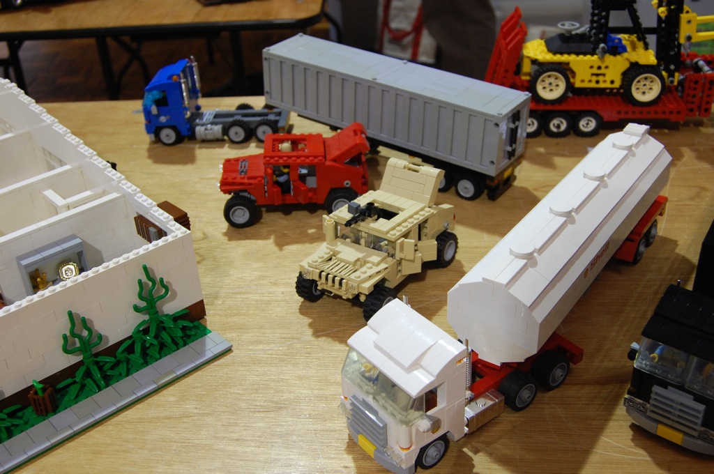 033_humvees.jpg