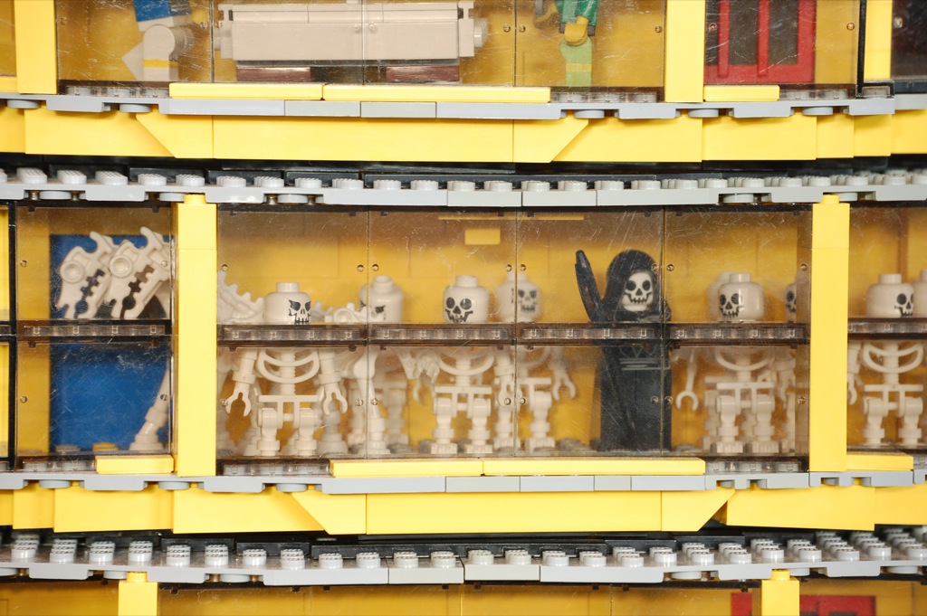 09-skeleton-party.jpg
