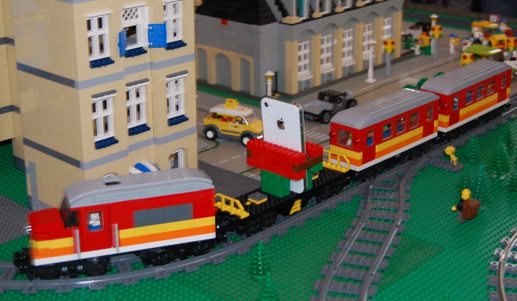 iphone-train2.jpg