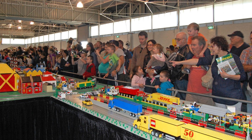 crowds-3.jpg