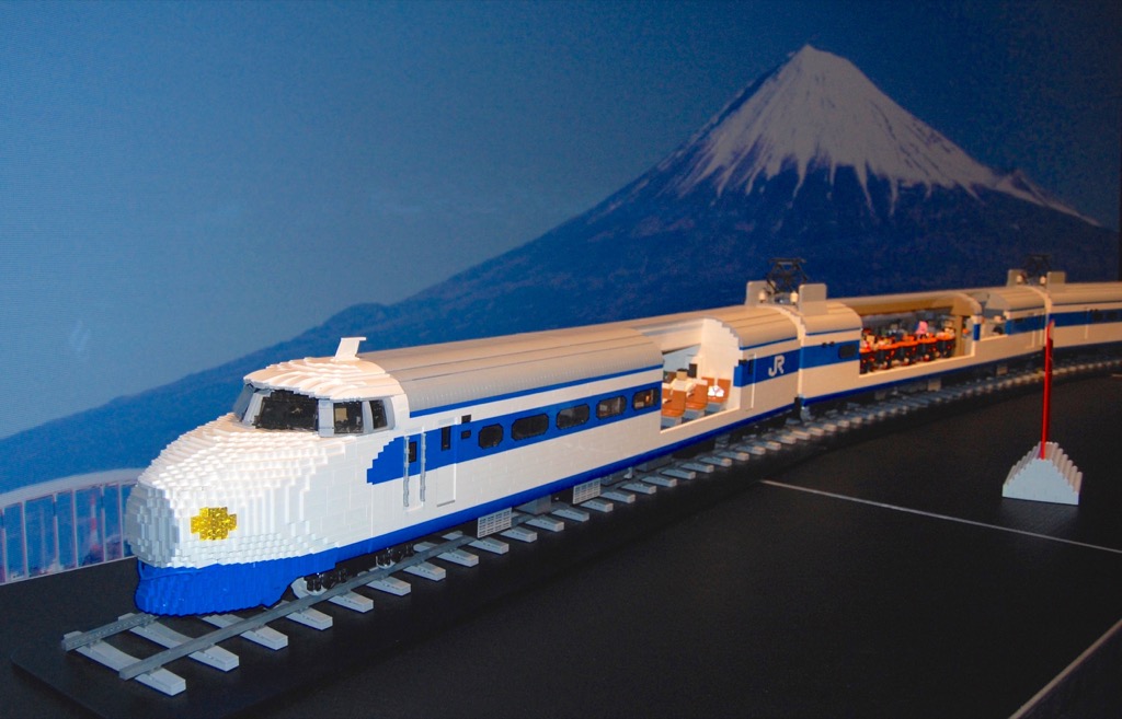 shinkansen_train.jpg