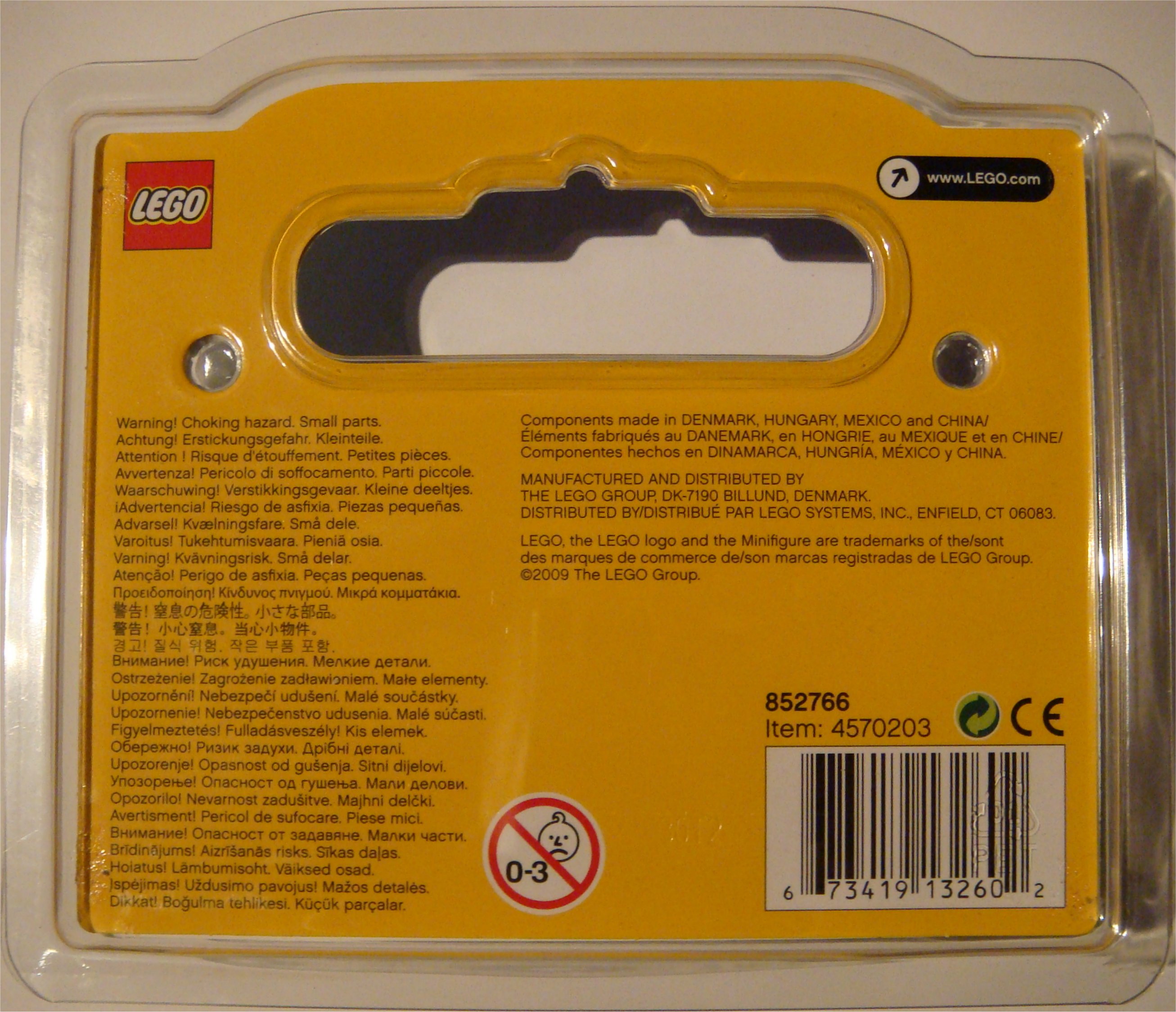 legostoregrandopeningfrancesoouest20121117back.jpg