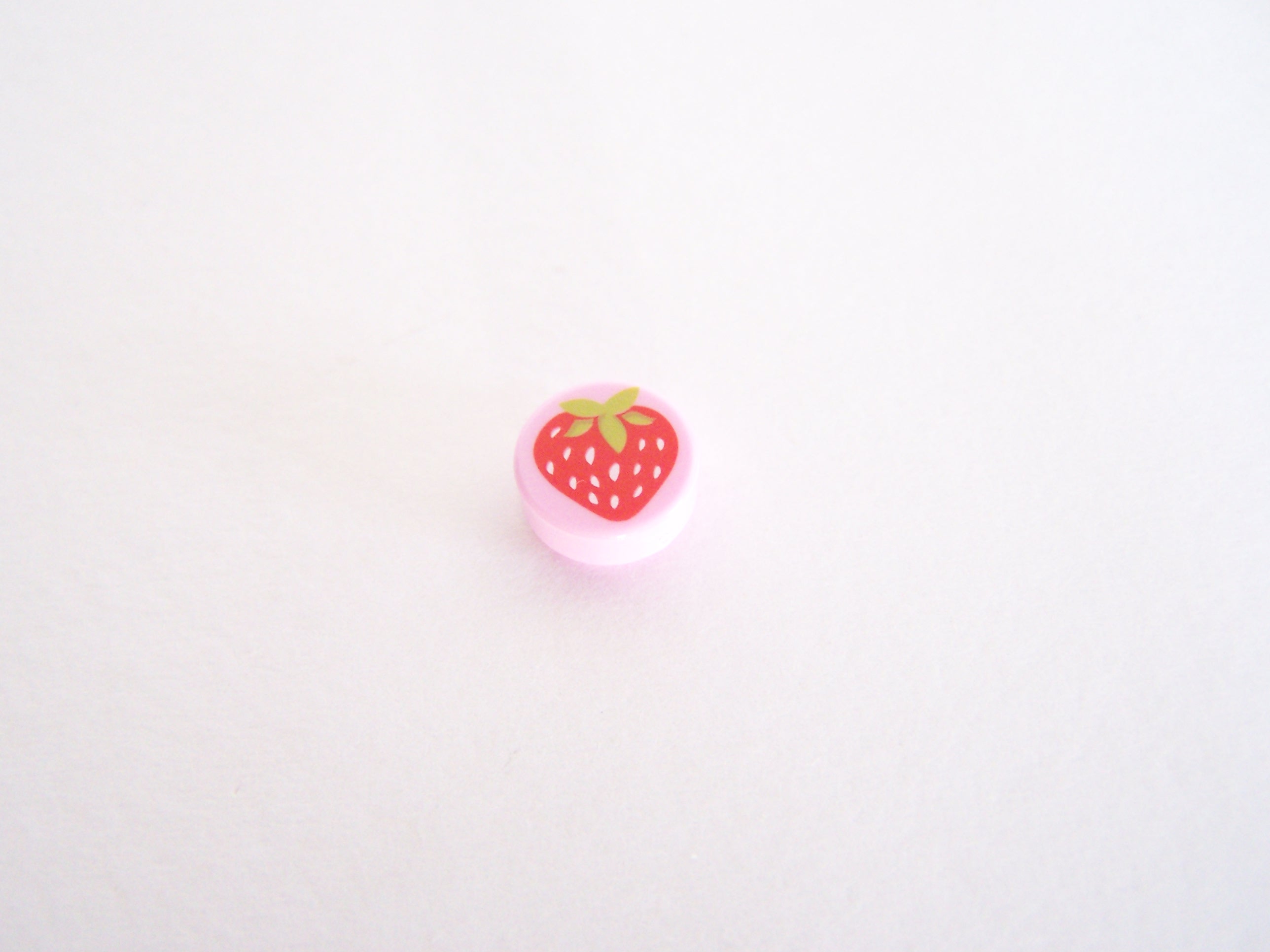 part_42_-_tile__round_1x1_with_strawberry_pattern.jpg