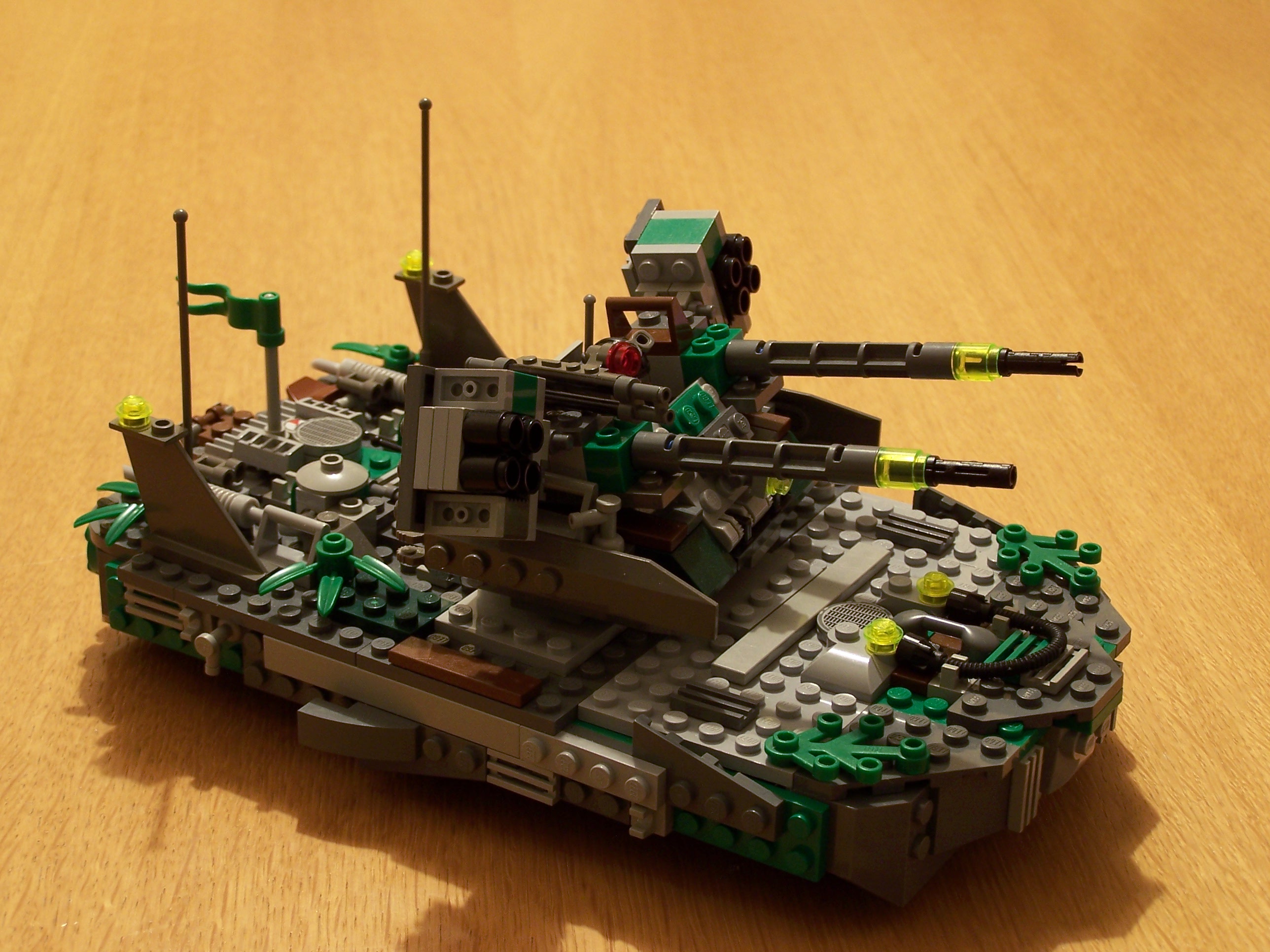 lego_hoover_tank_03.jpg