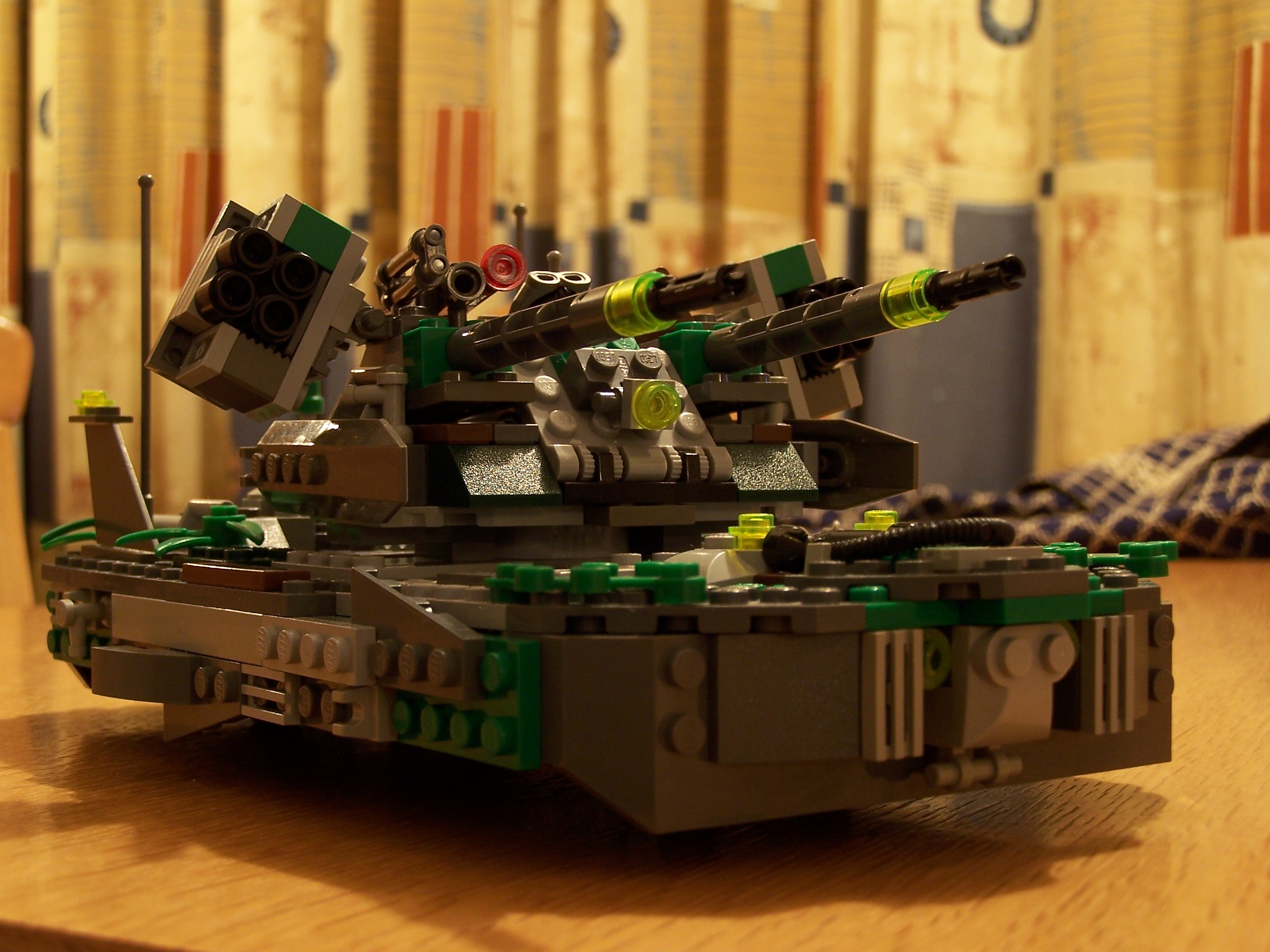 lego_hoover_tank_11.jpg