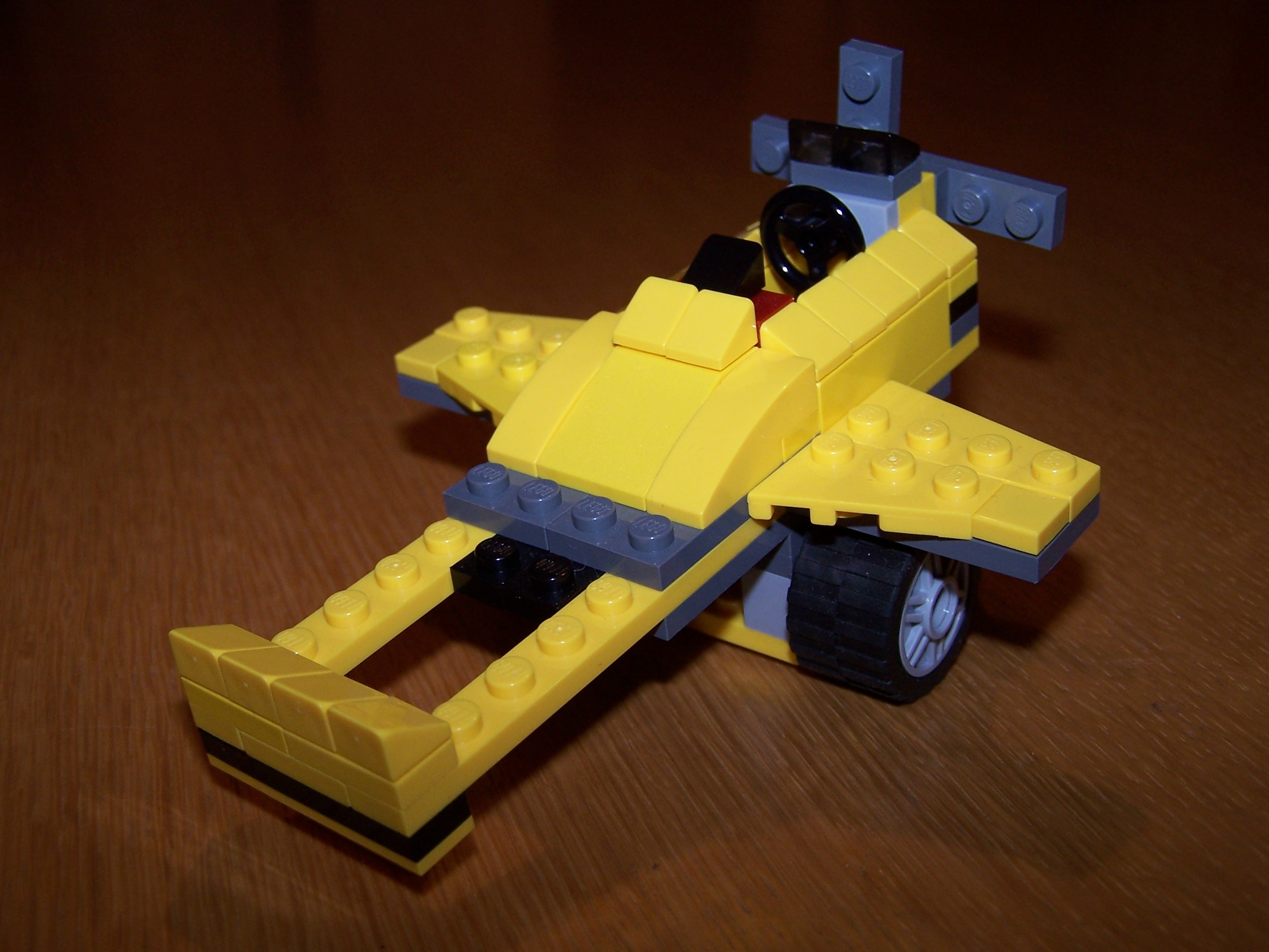 lego_yellow_lightning_05.jpg