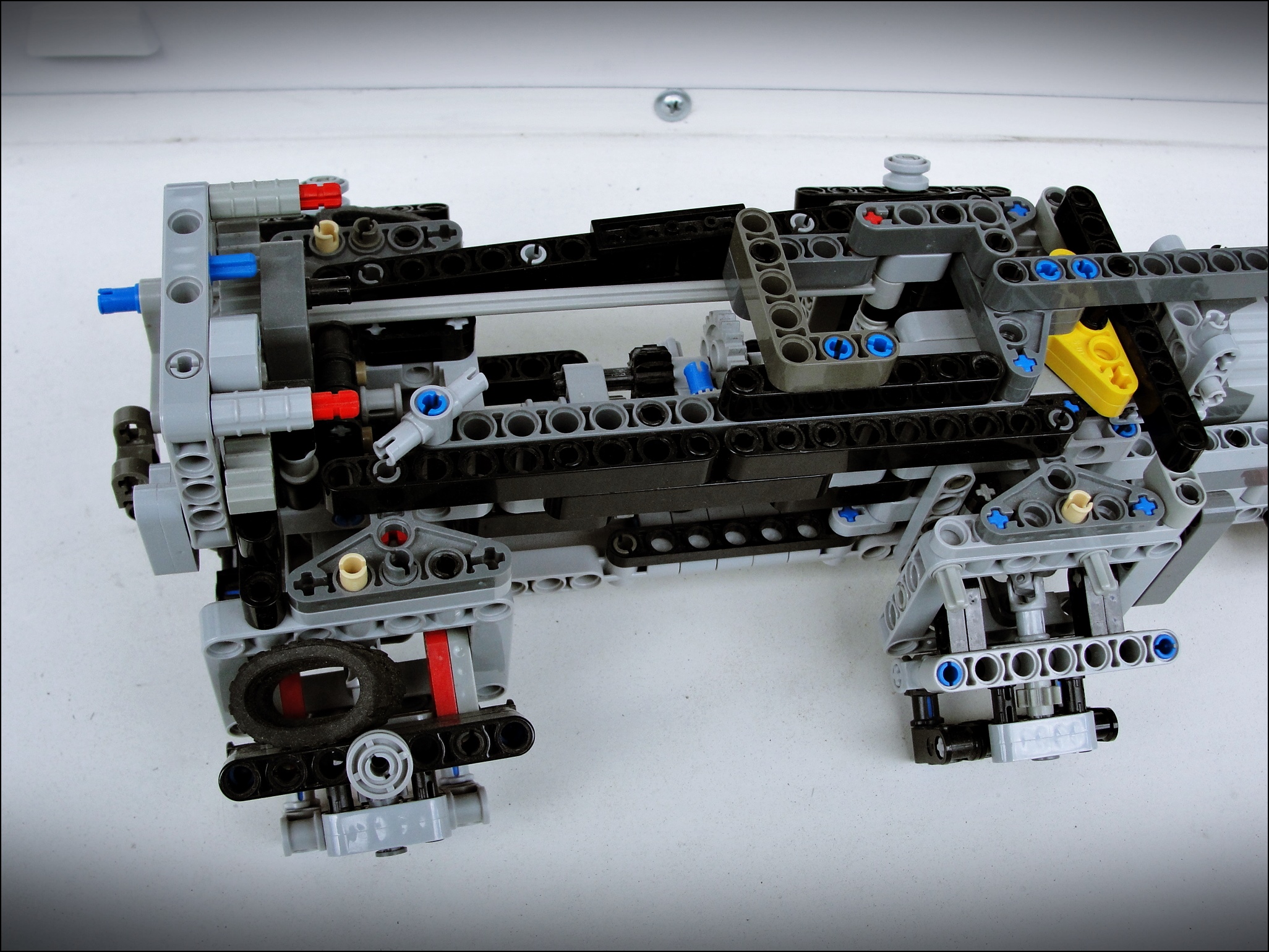 t813-frame-03.jpg