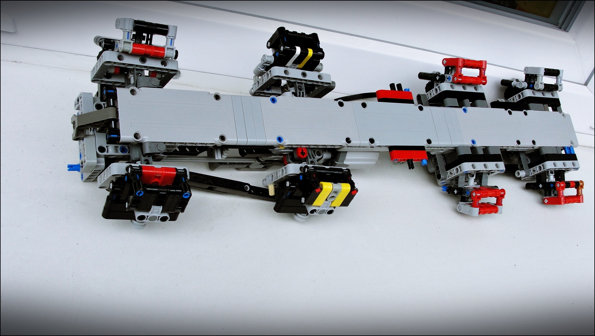 t813-frame-09.jpg