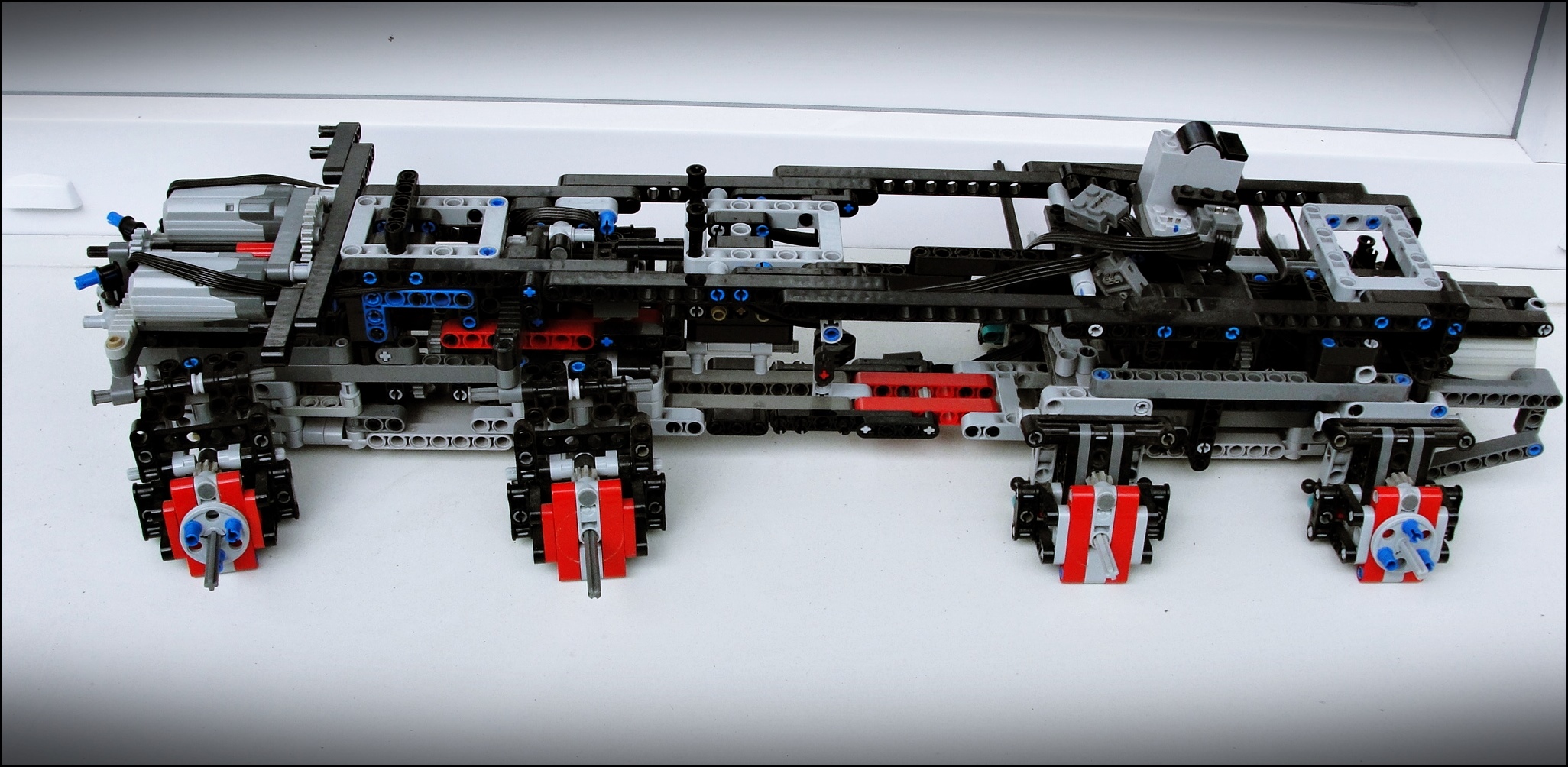 t813-frame-10.jpg