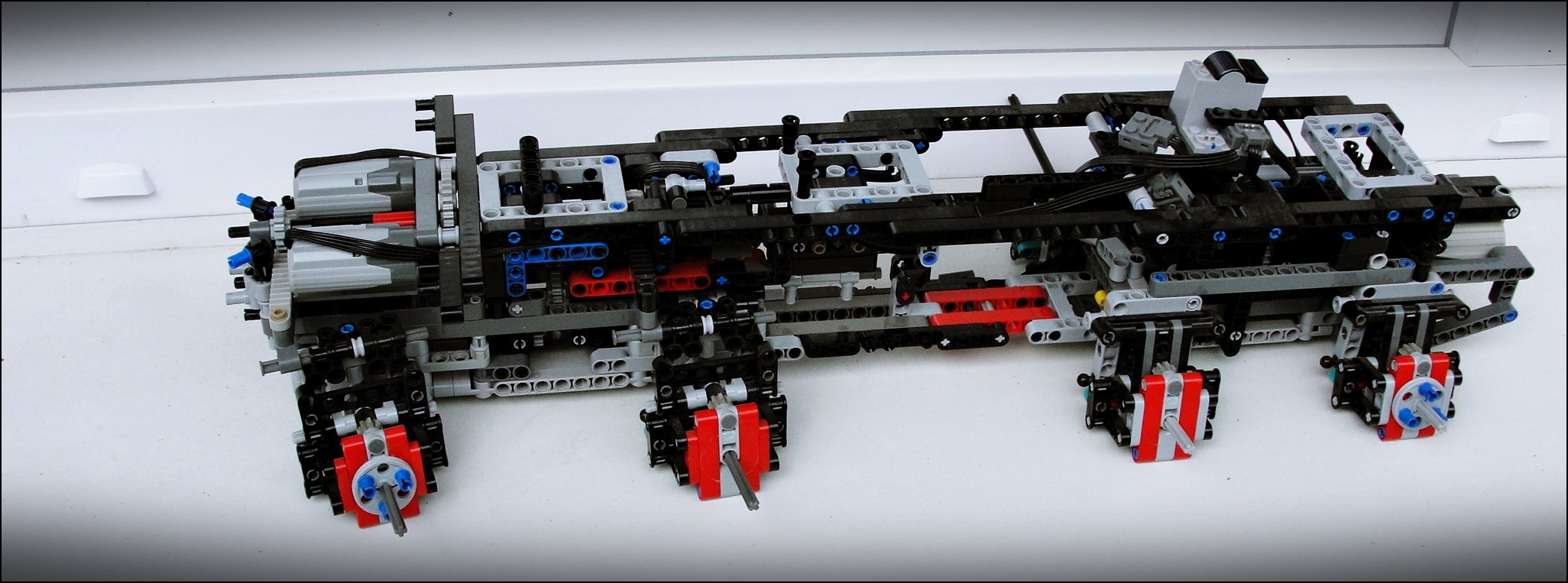 t813-frame-11.jpg