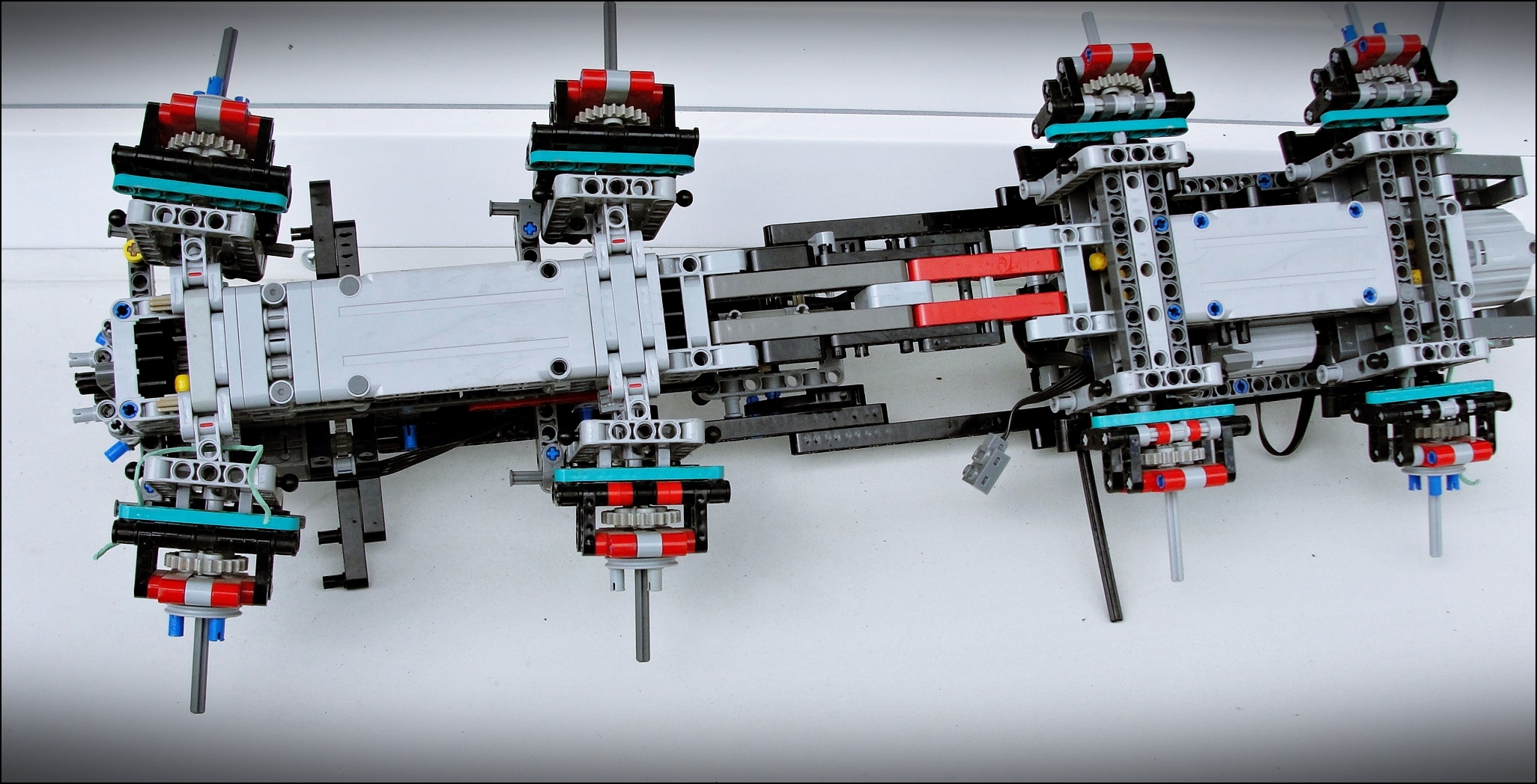 t813-frame-14.jpg