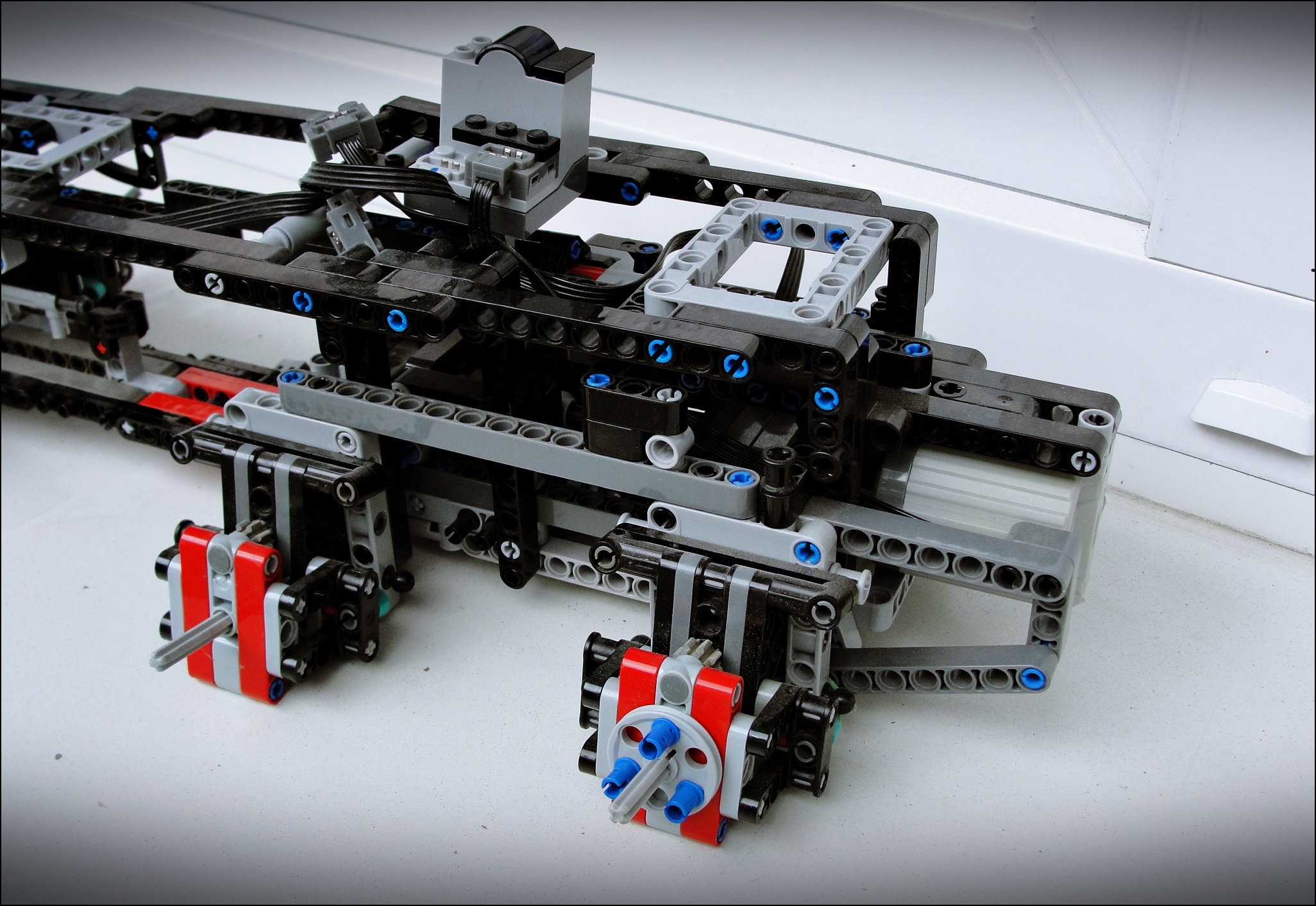 t813-frame-16.jpg