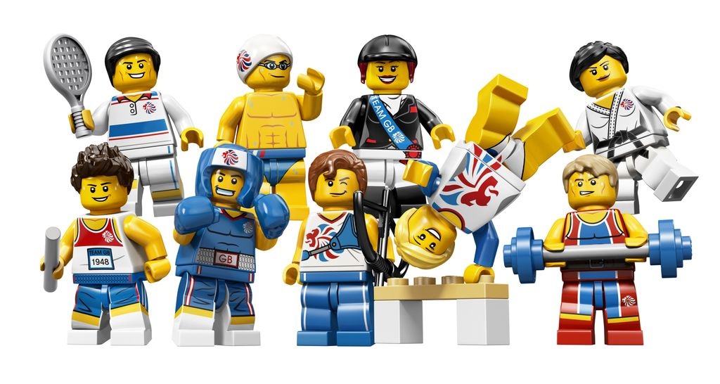 lego-8909-team-gb-minifigures-toysnbricks.jpg