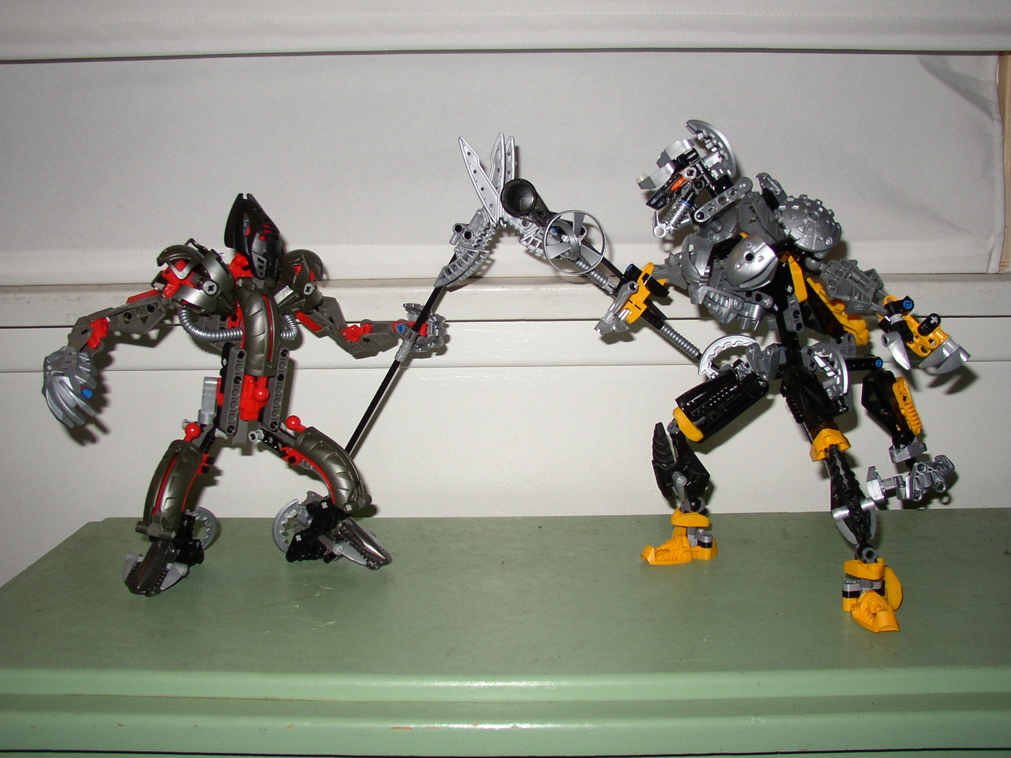 makuta_vs_the_shadowed_one.jpg