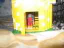 yellow_gatehouse_004.jpg