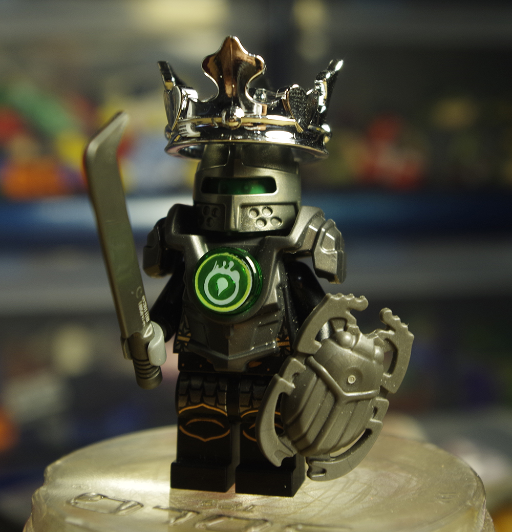belville_hat_minifig_hatacc_same_peg_size.jpg