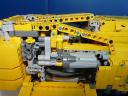 07_boom_extension_and_winch_motors.jpg