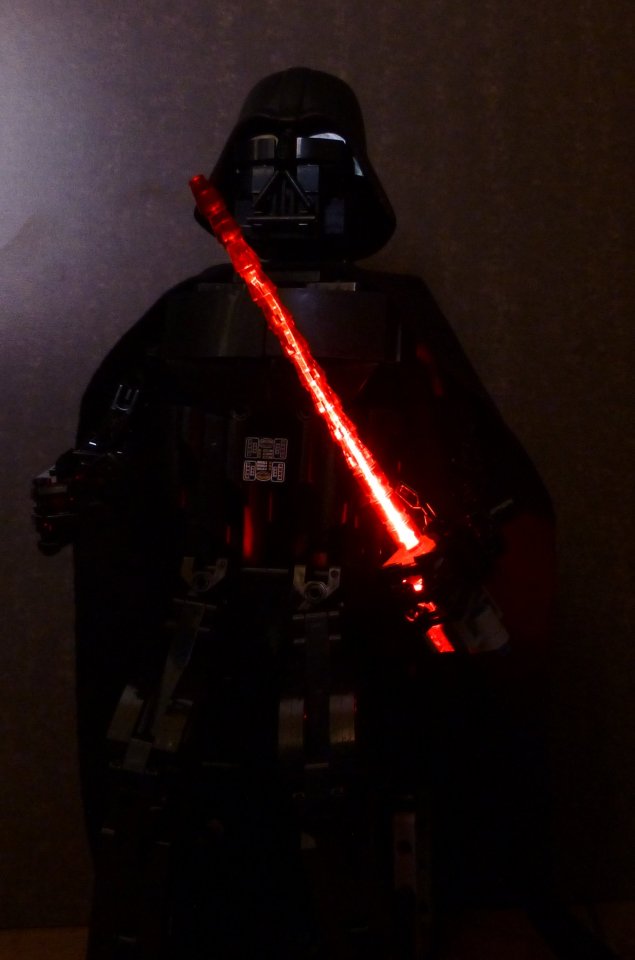 motorized_darth_vader_00.jpg