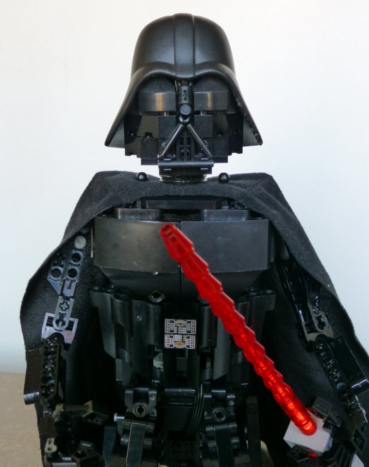 motorized_darth_vader_04.jpg