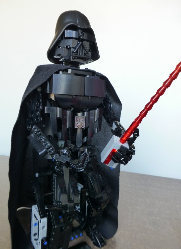 motorized_darth_vader_08.jpg