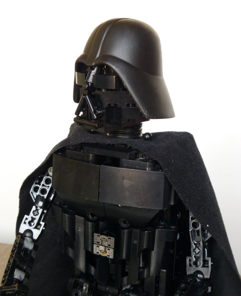 motorized_darth_vader_13.jpg