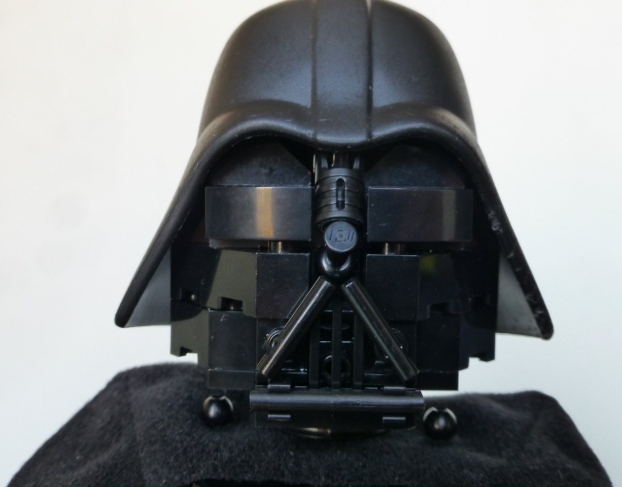 motorized_darth_vader_14.jpg